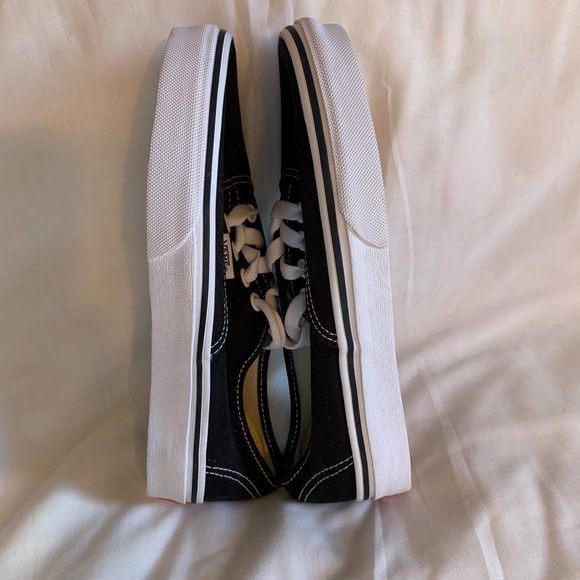 NWOT or Box Vans Black Canvas Sneakers Sz 6 - Picture 6 of 6
